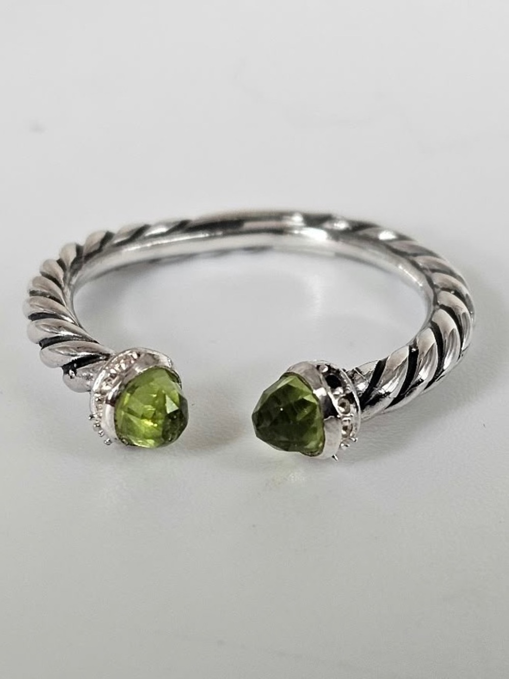 David Yurman cable classic ring in peridot with white diamonds